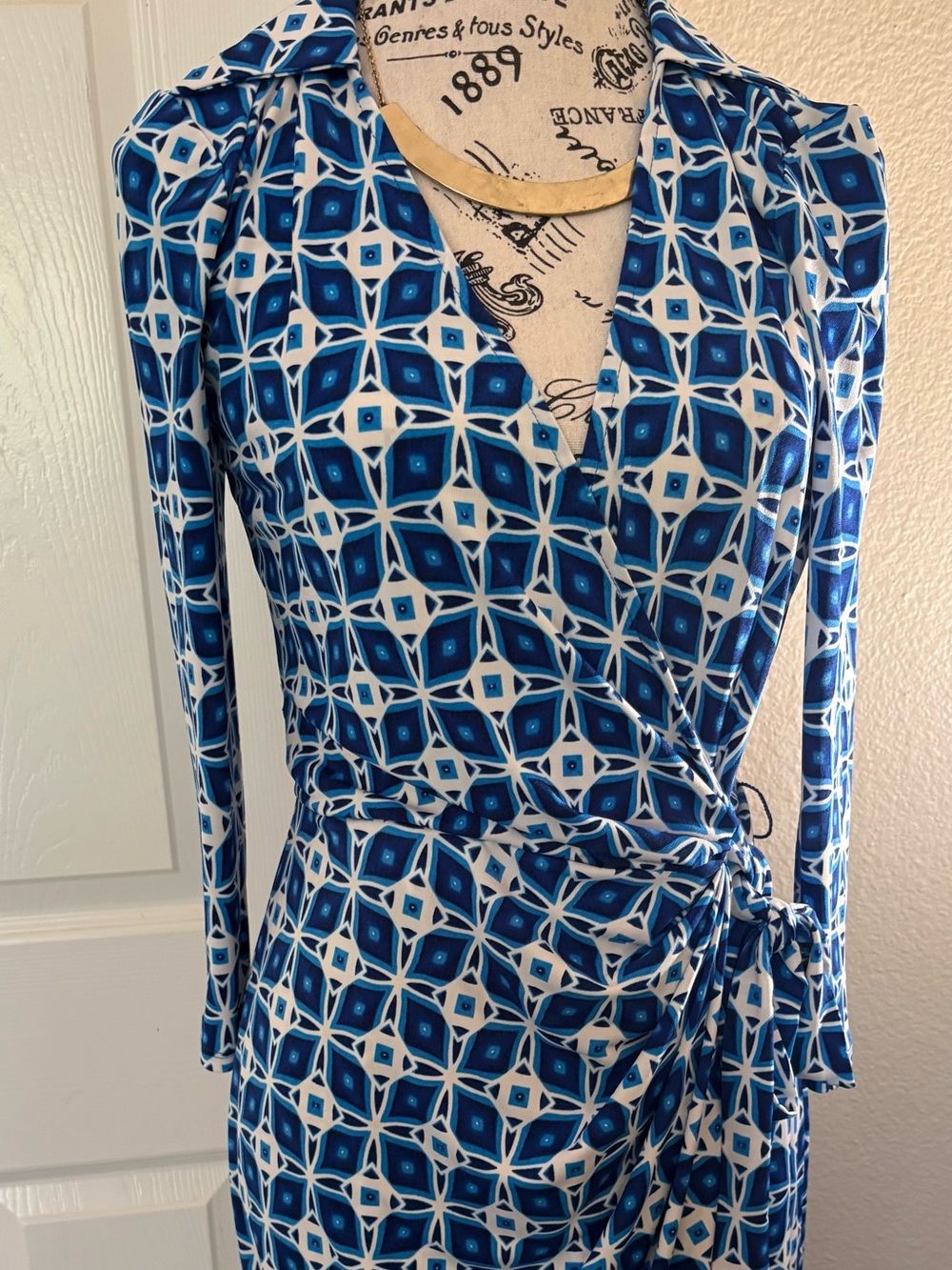 Maggy London size 4 Blue Geometric Wrap Dress - Women's Stylish Faux-Wrap